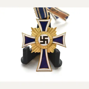 Mint! Mother's Cross in Gold