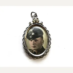 Period ᛋᛋ-Totenkopf 'Sweetheart' Hanger