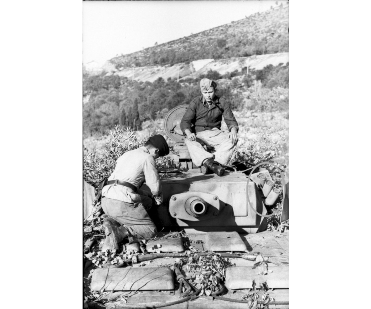 WH Panzer Nebelkerzen 39 Transport Box 1940 — image 14