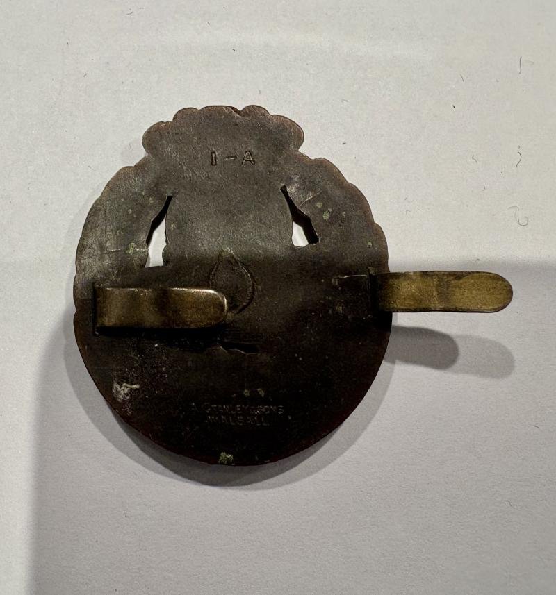 Plastic Economy Cap Badge. York & Lancaster — image 2