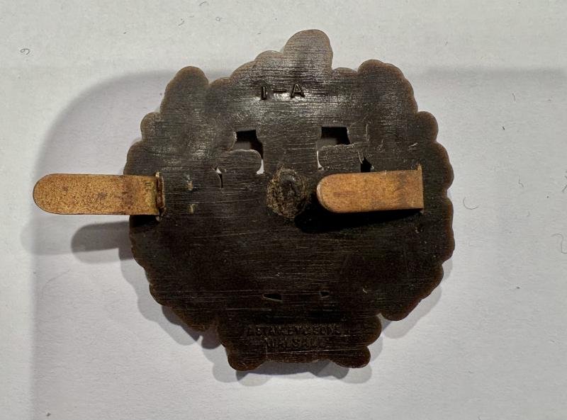 Plastic Economy Badge. The Essex Regiment - chocolate brown. — image 2