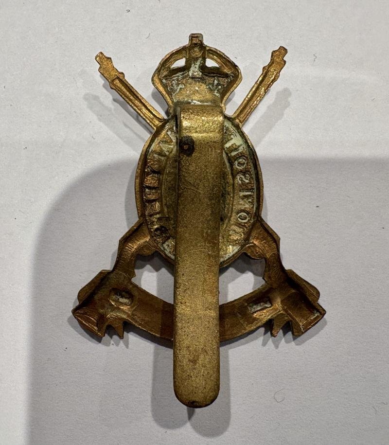 6th Dragoon Guards Carabiniers. WW1 OR's Cap Badge — image 2