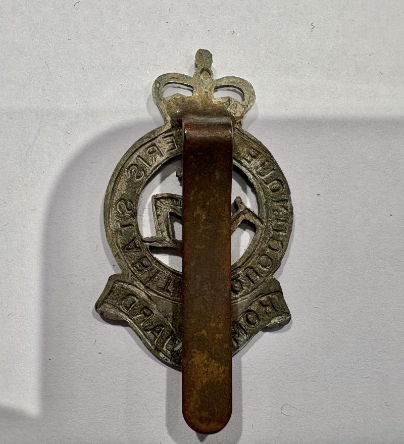 Isle of Man Home Guard Cap Badge 1951- 1957 — image 2