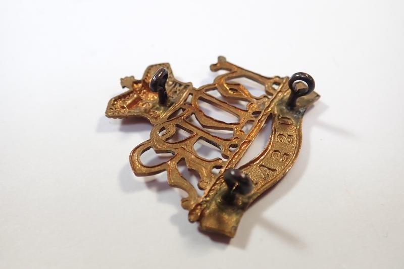 Her Majestys Reserve Regiments of Hussars Victorian Cap Badge. — image 3