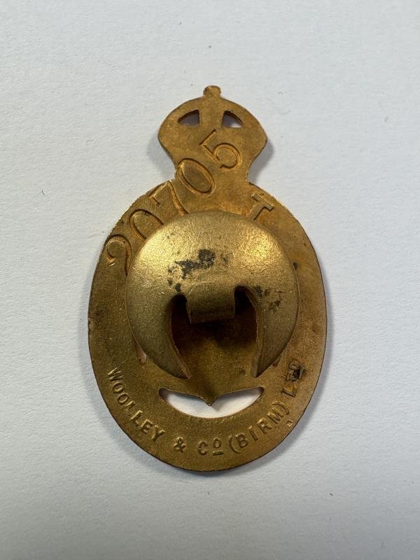On War Service Lapel Badge 1915 — image 2