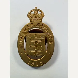 On War Service Lapel Badge 1915