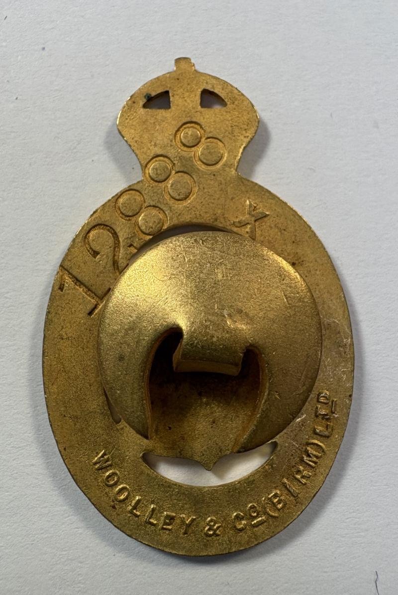 On War Service Lapel Badge 1915 — image 2