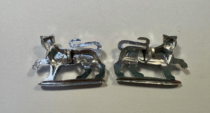 A Pair of Gordon Highlanders anodised/Staybrite Collar Badges — image 2