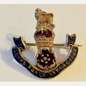 Loyal North Lancashire Sweetheart brooch