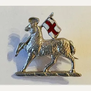 Sweetheart Brooch: Queen's Surrey