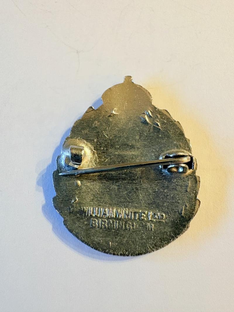 Scarce Leicestershire Prisoner of War Comforts Fund Lapel Badge — image 2