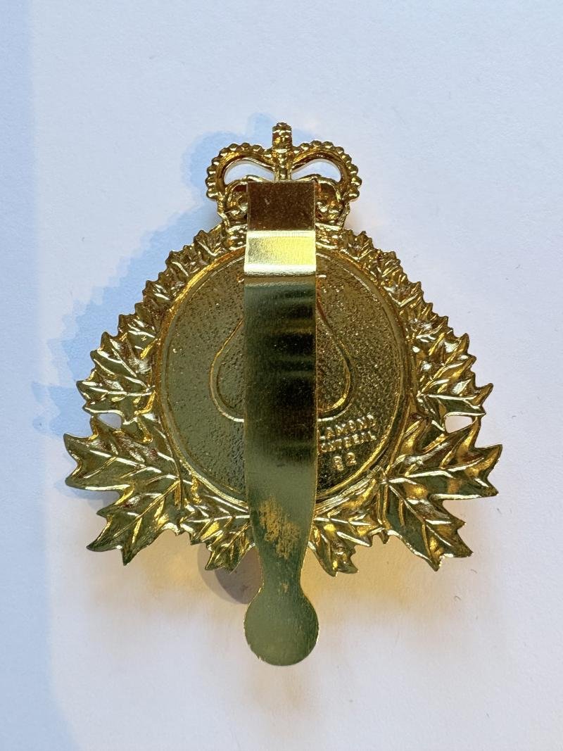 Canadian Cap Badge. Bandsman — image 2