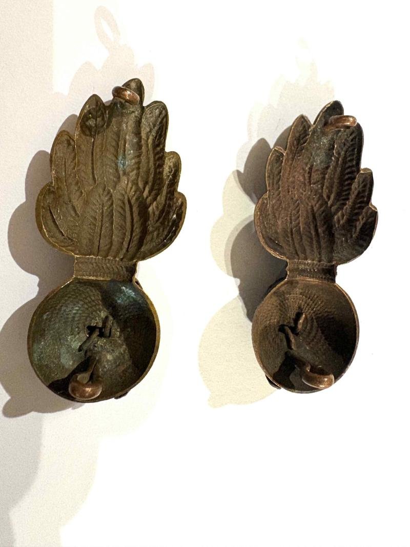 A Pair of Royal Welsh Fusiliers Bronze Collar badges — image 2