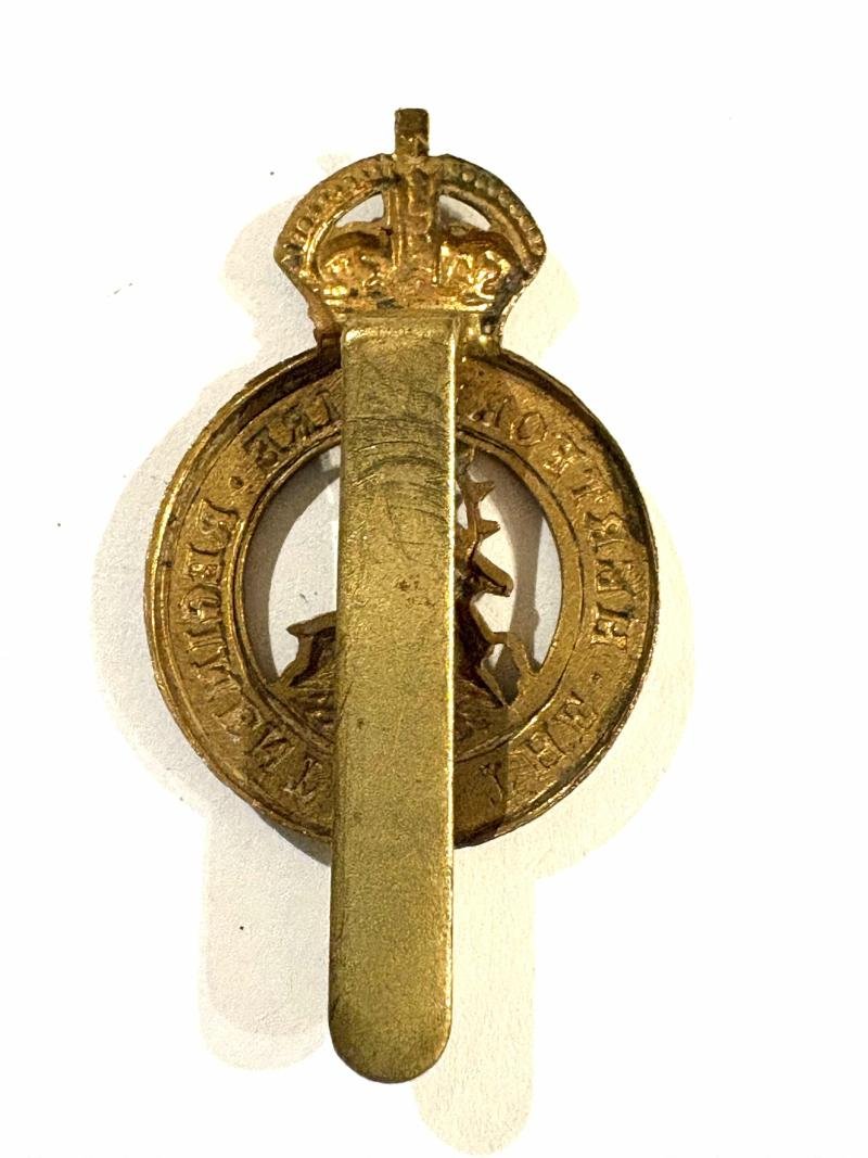 The Hertfordshire Regiment Cap Badge — image 2