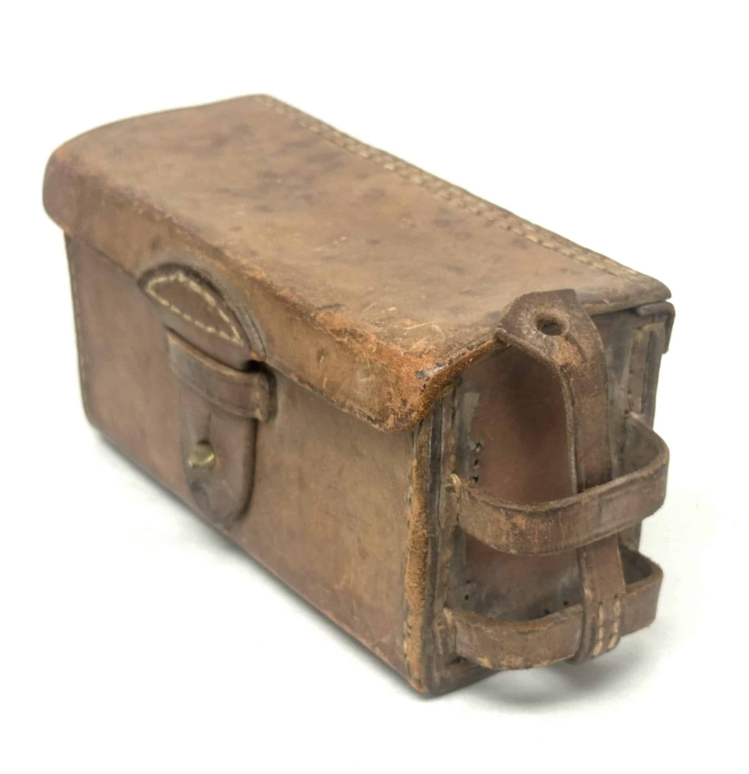 WW2 Japanese 1938 Arisaka Rear Ammunition Pouch Early Style — image 2