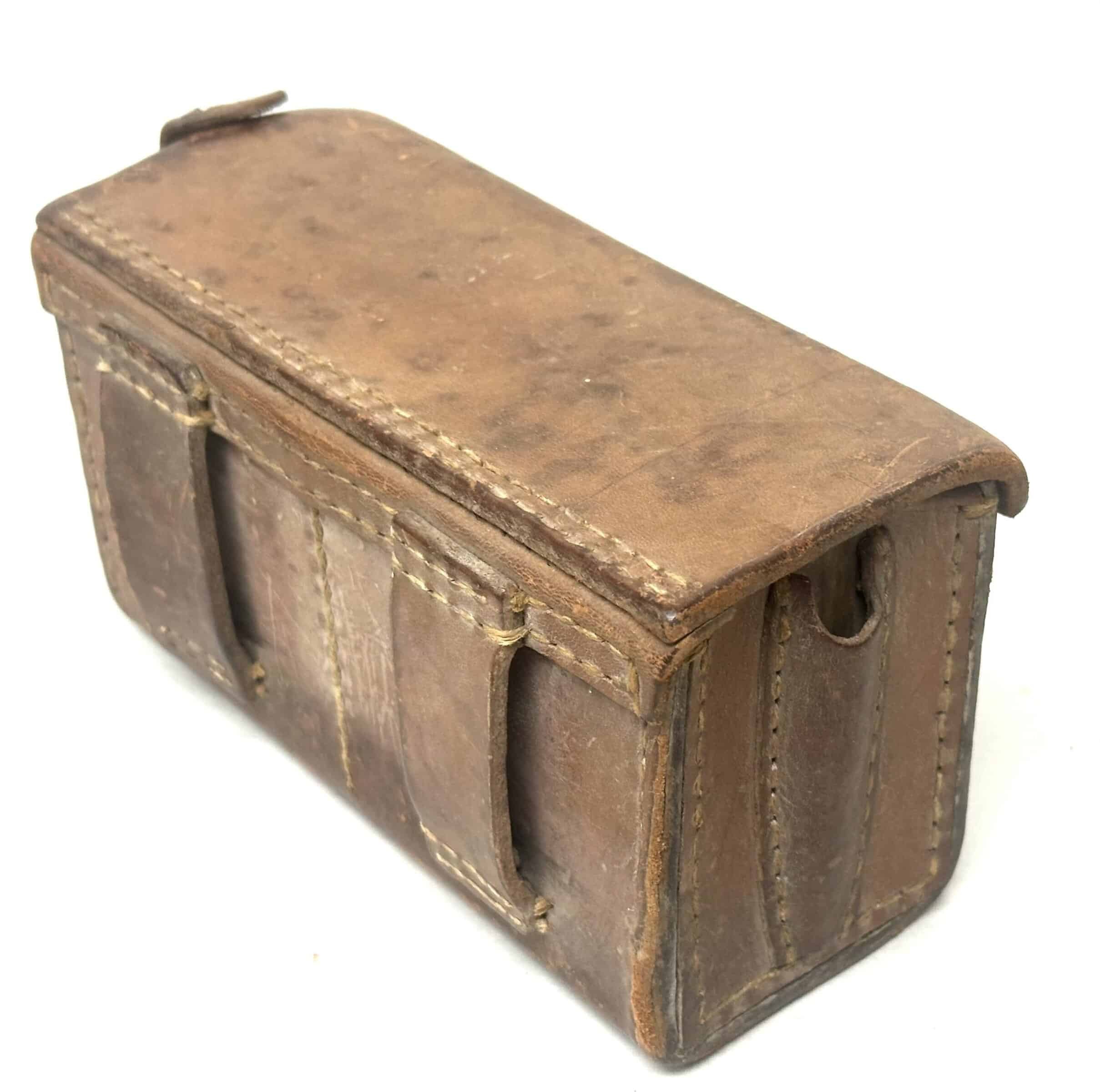 WW2 Japanese 1938 Arisaka Rear Ammunition Pouch Early Style — image 4