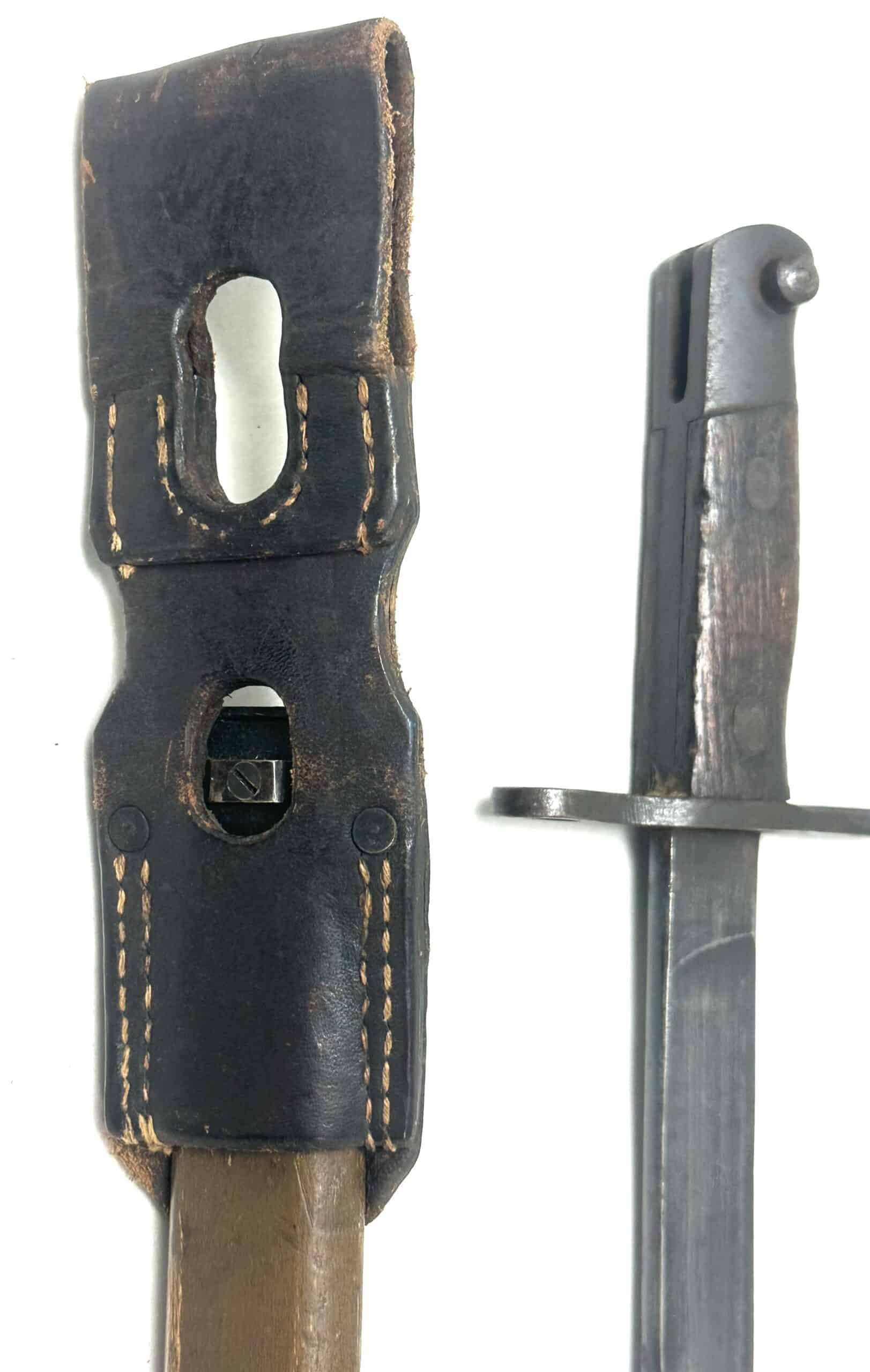 WW2 Japanese Type 30 Last Ditch Mukden Bayonet with Leather Frog — image 8