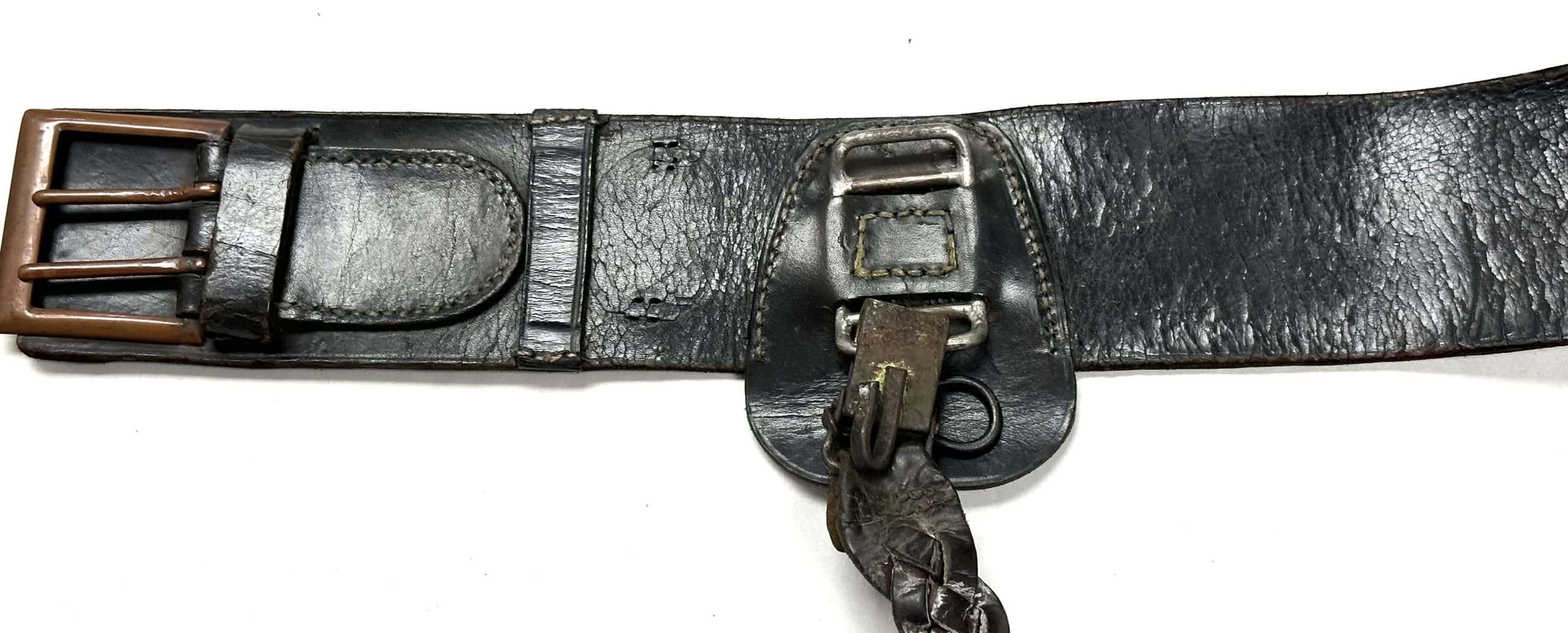 WW2 Japanese Army Officer Leather Sword Belt with Leather Gunto Hanger — image 4
