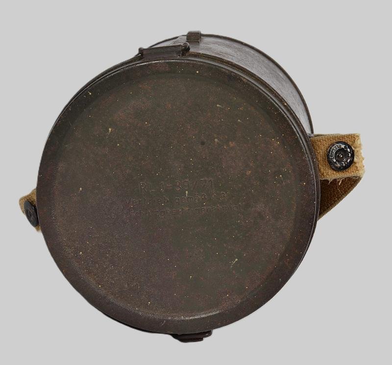WW2 German Luftschutz Gas Mask 1938 — image 3