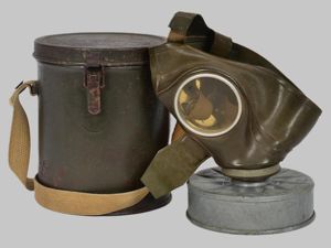 WW2 German Luftschutz Gas Mask 1938