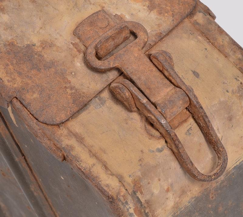 WW2 German Vehicle Mounted MG Tin With Tan Paint (MG34 Mount Zwillingssockel 36) 1940 — image 6