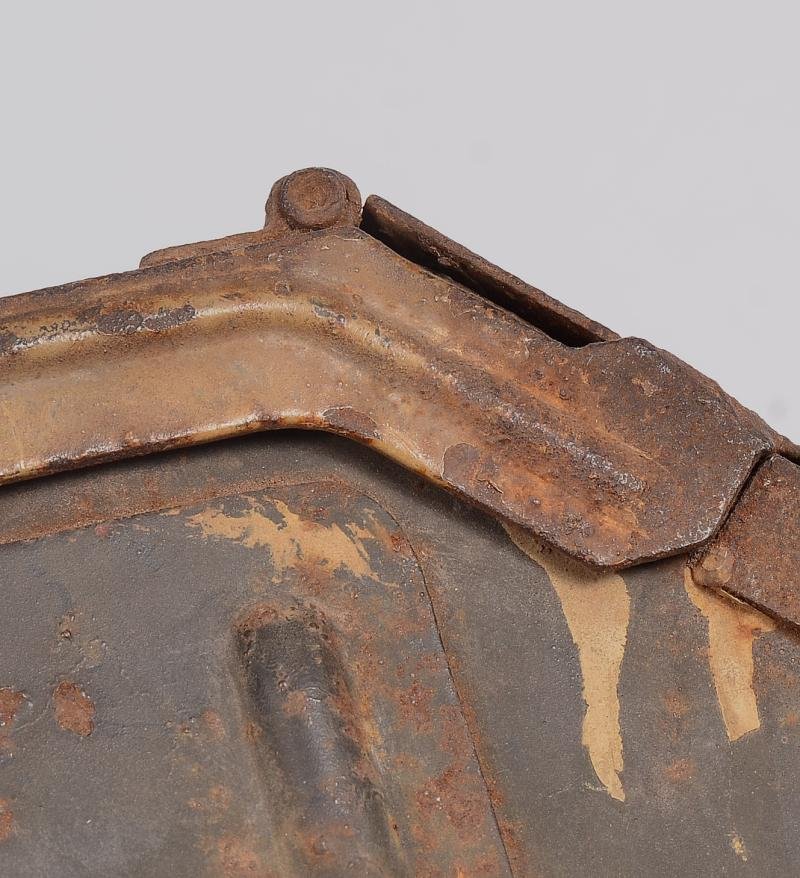 WW2 German Vehicle Mounted MG Tin With Tan Paint (MG34 Mount Zwillingssockel 36) 1940 — image 7