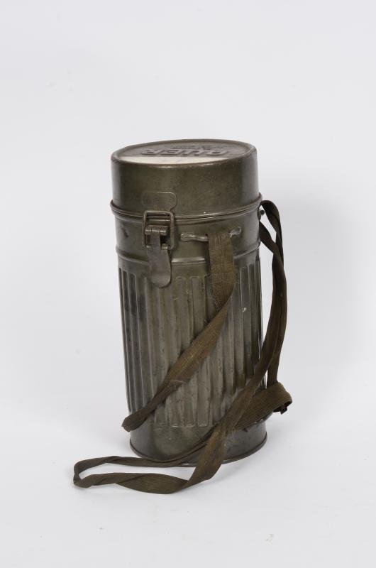 WW2 German Luftschutz Heavy Duty Gas Mask 1938 — image 2