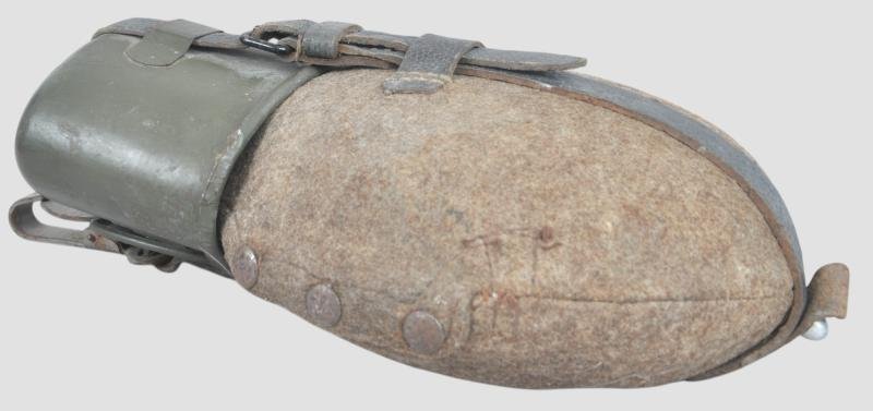 WW2 German Waterbottle With Olive Green Cup 1942 — image 4
