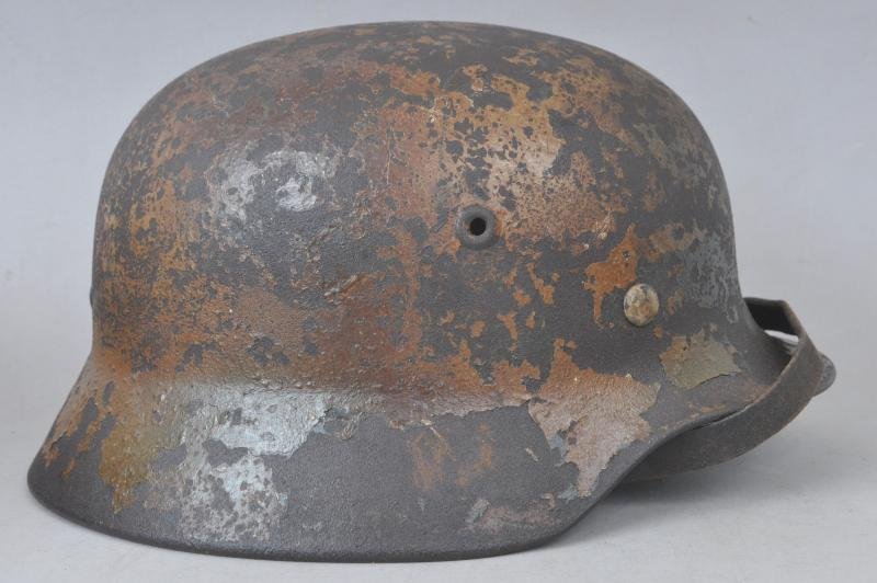 WW2 German M40 Luftwaffe Camouflage Helmet — image 2