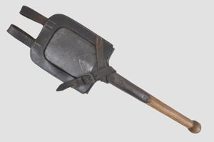 WW2 German Straight Shovel & Carrier