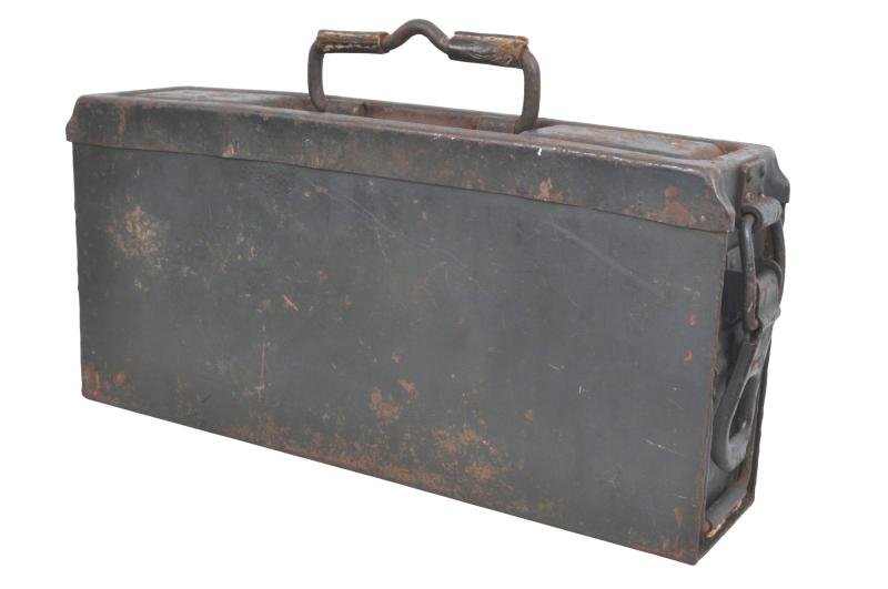 WW2 German MG Tin 1942 — image 2