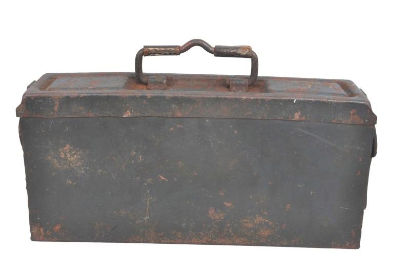WW2 German MG Tin 1942 — image 4