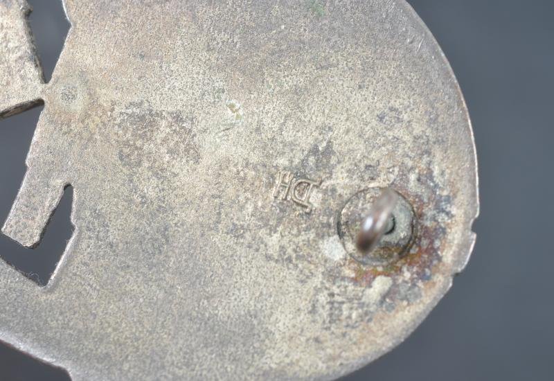 WW2 German Tank Badge In Silver — image 3