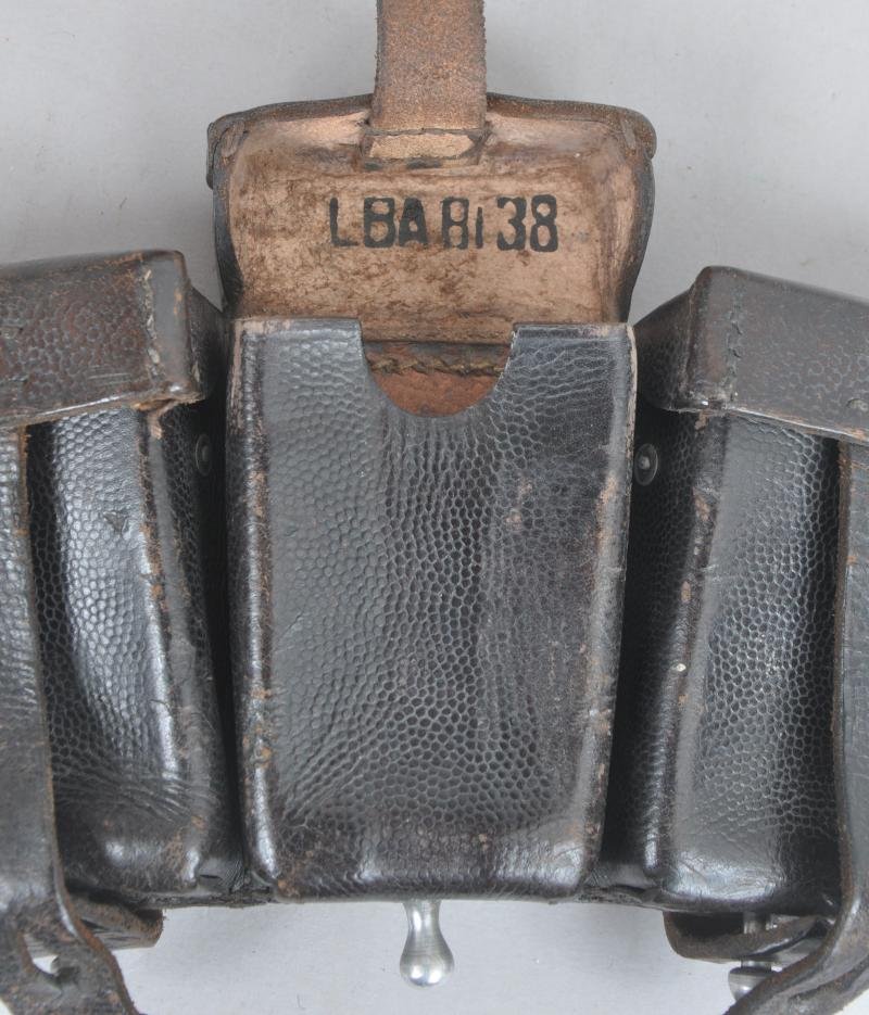 WW2 German Luftwaffe LBA Marked K98 Cartridge Pouch 1938 — image 4