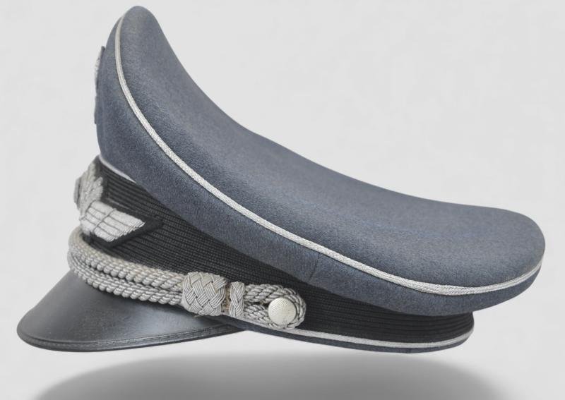 WW2 German 'Kleiderklasse' Luftwaffe Officers Visor Cap — image 4