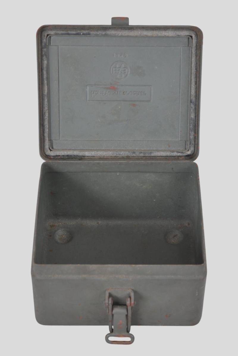 WW2 German Headphones Box 1939 — image 3