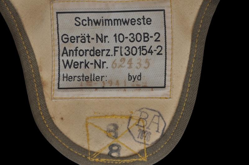 Luftwaffe 10-30 B-2 Schwimmveste ( Life Preserver ) 1941 — image 7