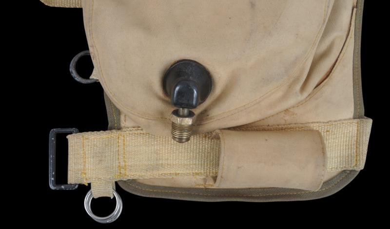 Luftwaffe 10-30 B-2 Schwimmveste ( Life Preserver ) 1941 — image 8