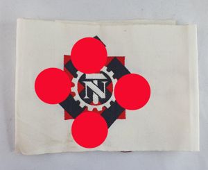 Brassard d'un membre du TENO