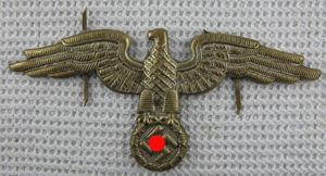 Aigle de casquette du corps diplomatique