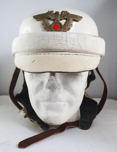 Casque de motocycliste de la police routière