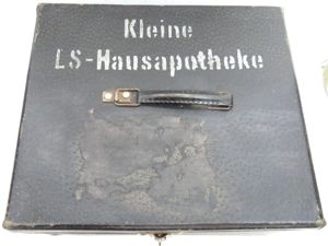 German Luftschutz Kleine Hausapotheke Box Empty 1941.