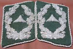 German Luftwaffe Technician Major Officer Green Kragenspiegel Collar Patches Pair. …
