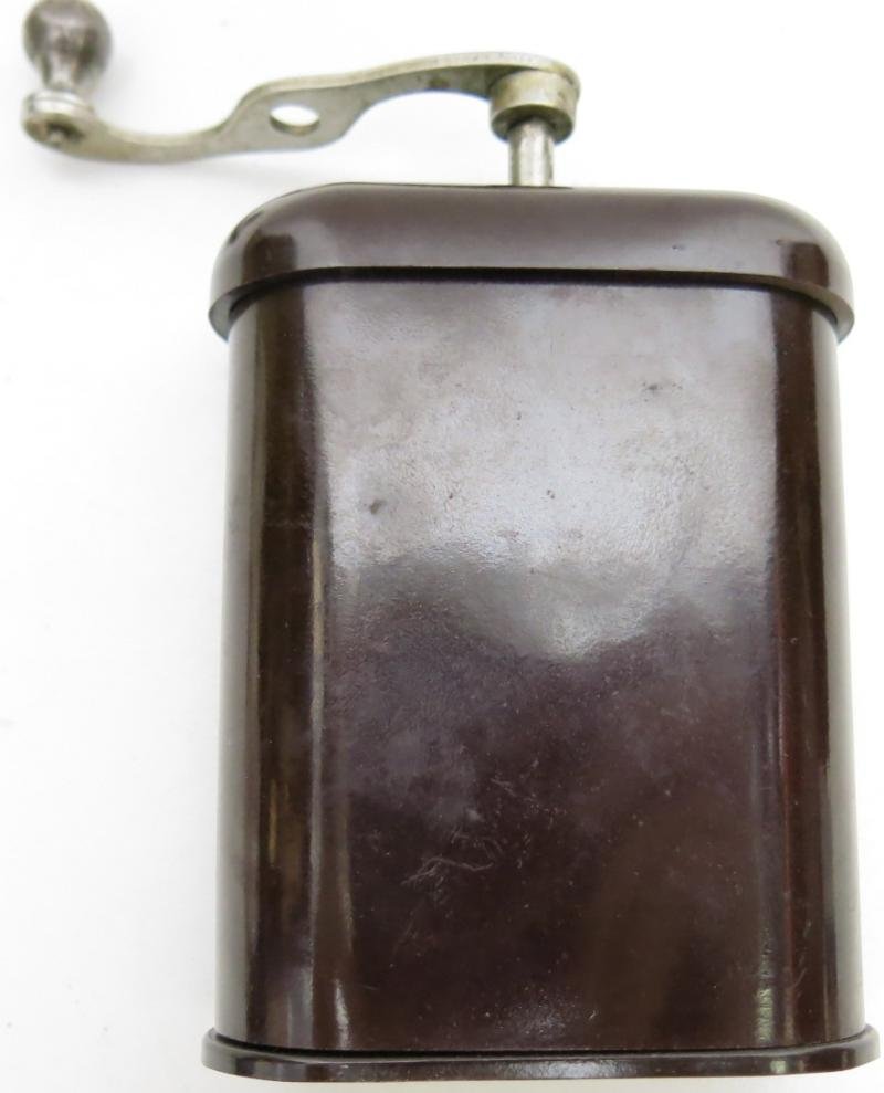 German Wehrmacht Reddish Bakelite Coffee Grinder Mint Condition Single BO Garantie Stamp. — image 4