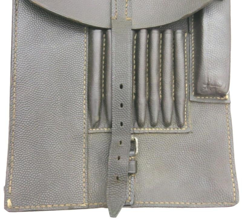 German Wehrmacht/Luftwaffe Dark Brown Meldekartentasche M35 Map Case C. RIESE Berlin SO 16 1940 Dated Nearly Mint. — image 3