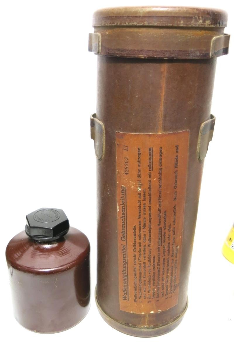 German Wehrmacht Waffenentgiftungsmittel Weapon Decontamination Agents Aluminium Bottle Reinigungsöl Complete With Brush MKK 40. — image 13