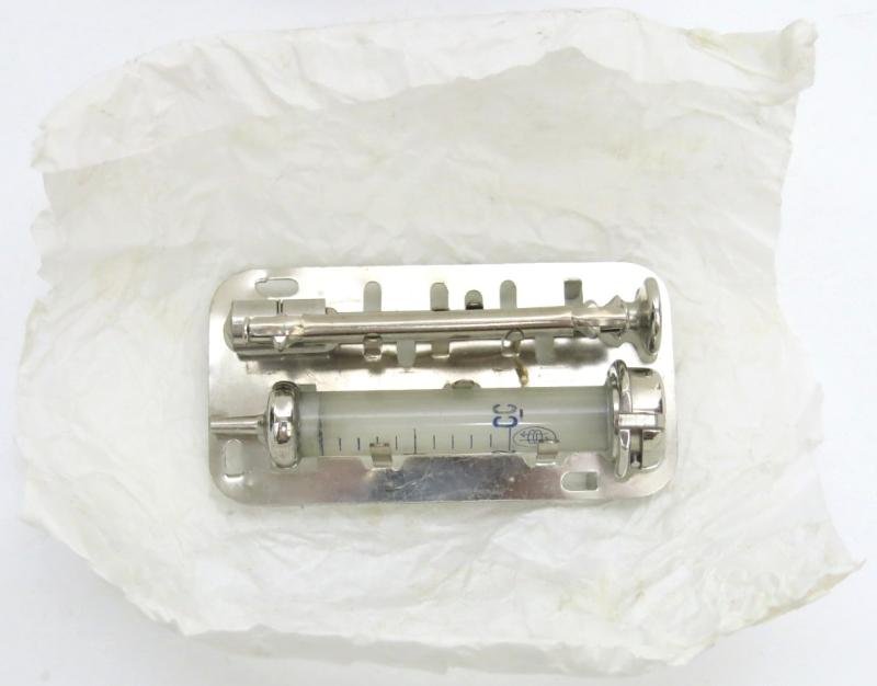 German Wehrmacht Medical 2 cc Original Record Spritze Syringe Complete Set Mint Unused In Metal Box. — image 11