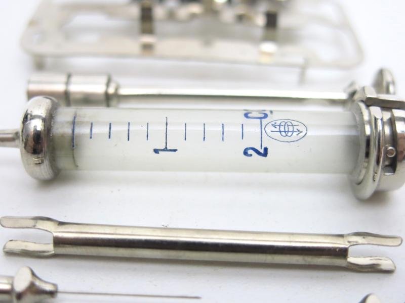 German Wehrmacht Medical 2 cc Original Record Spritze Syringe Complete Set Mint Unused In Metal Box. — image 13