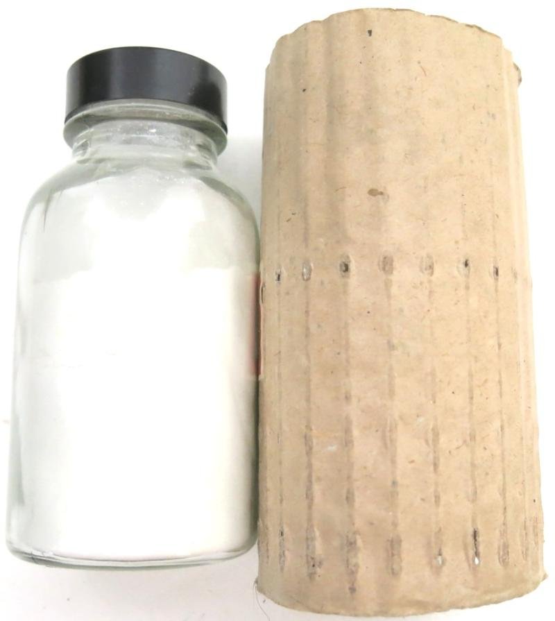 German Luftschutz Hausapotheke Glass Pot Chloramine 100 gr W. Söhngen & Co., Wiesbaden 1940, Complete With Its Cardboard Sleeve. — image 4