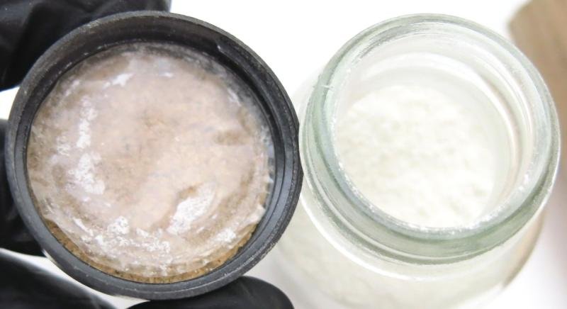 German Luftschutz Hausapotheke Glass Pot Chloramine 100 gr W. Söhngen & Co., Wiesbaden 1940, Complete With Its Cardboard Sleeve. — image 8